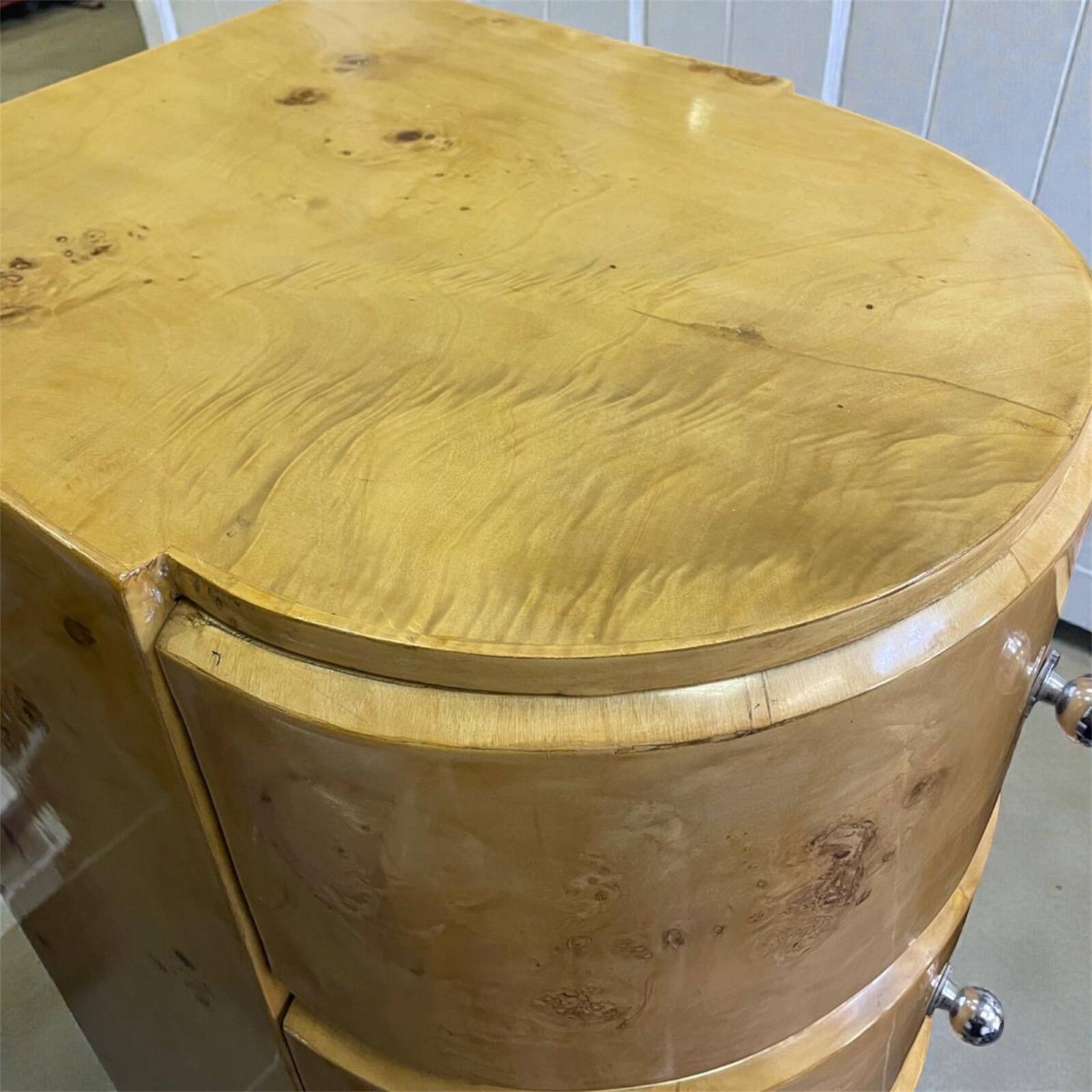 Pair of drawer furniture: the charm of utility and design.