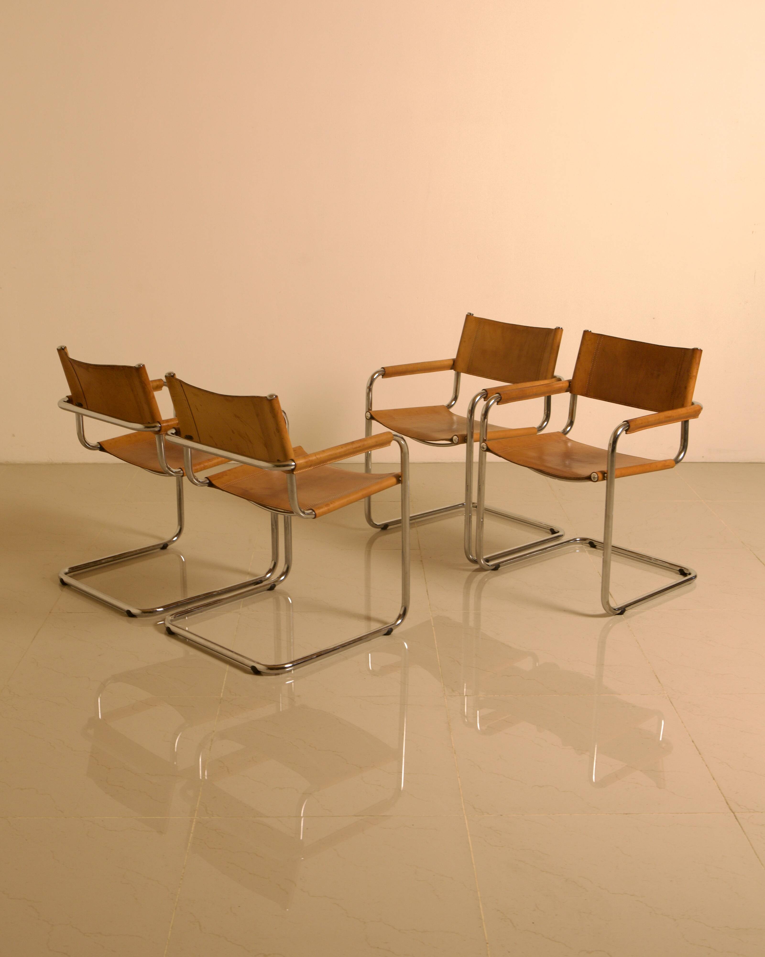 Ensemble de 4 chaises italienne en cuir cognac "Cantilever" par Marcel Breu
