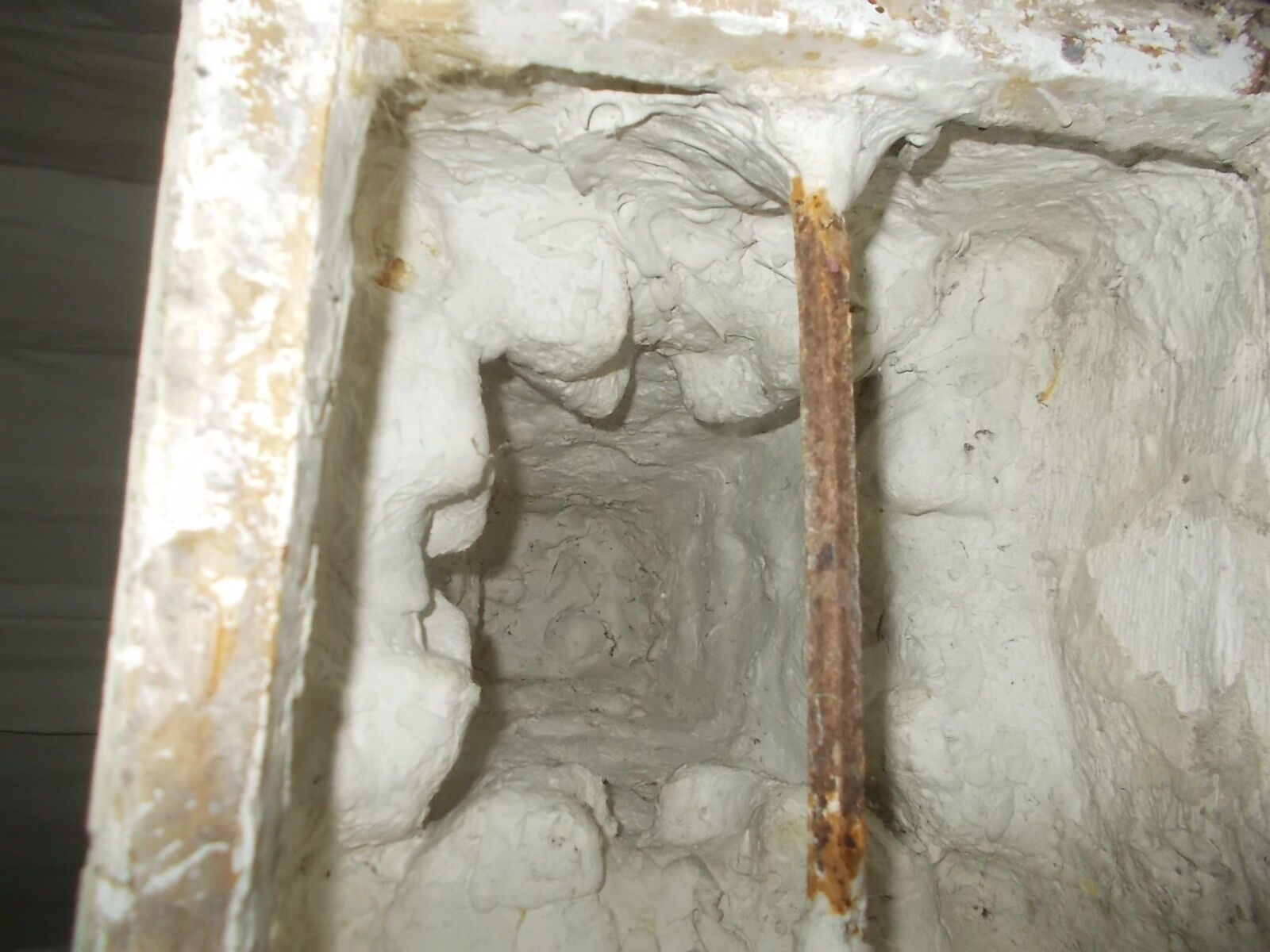 Column pedestal ram heads