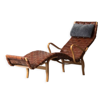 Lounge chair ‘Pernilla 3’, designed by Bruno Mathsson and produced in Sweden by DUX in the 1960’s