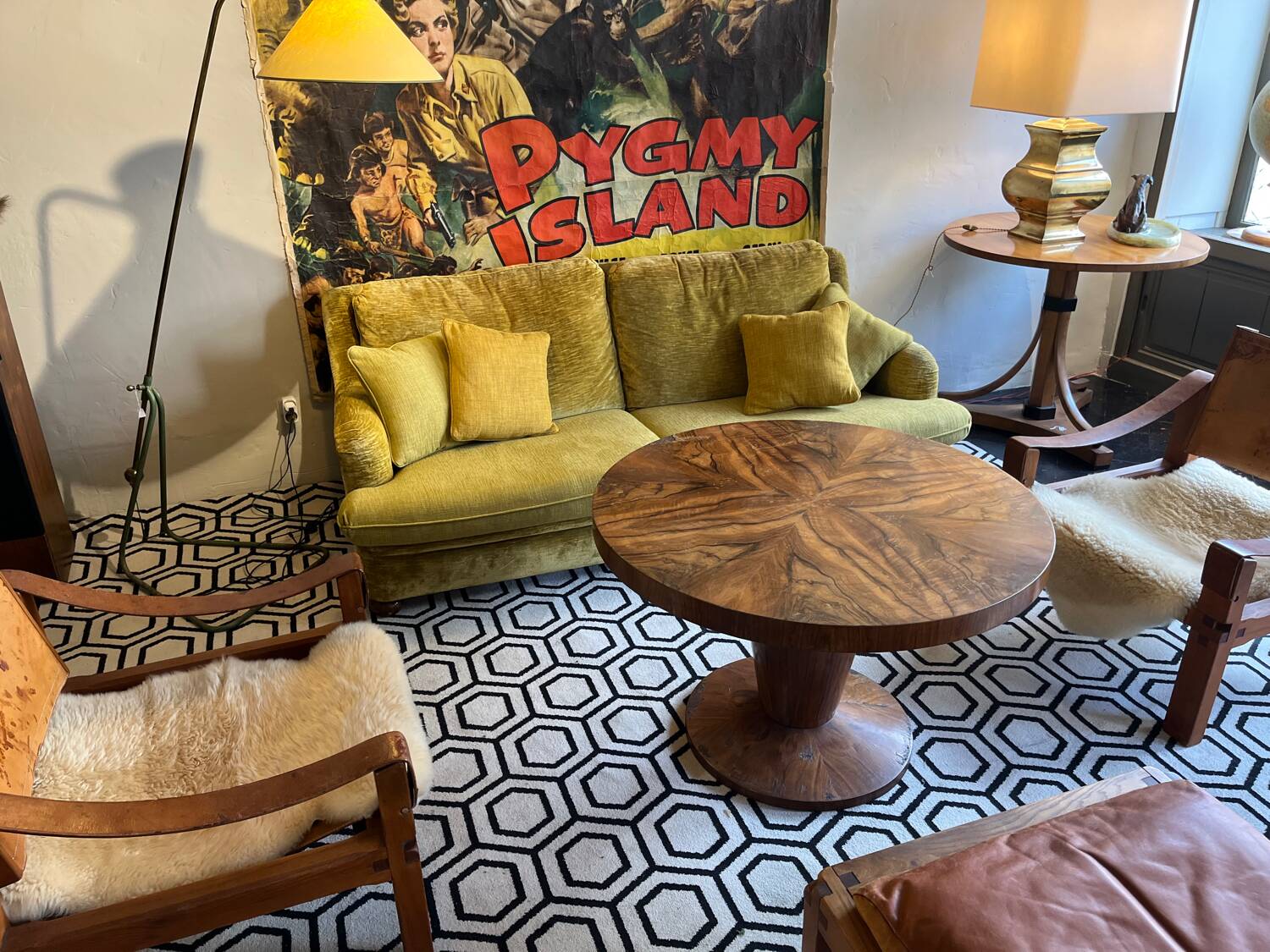 Large pedestal table 1930