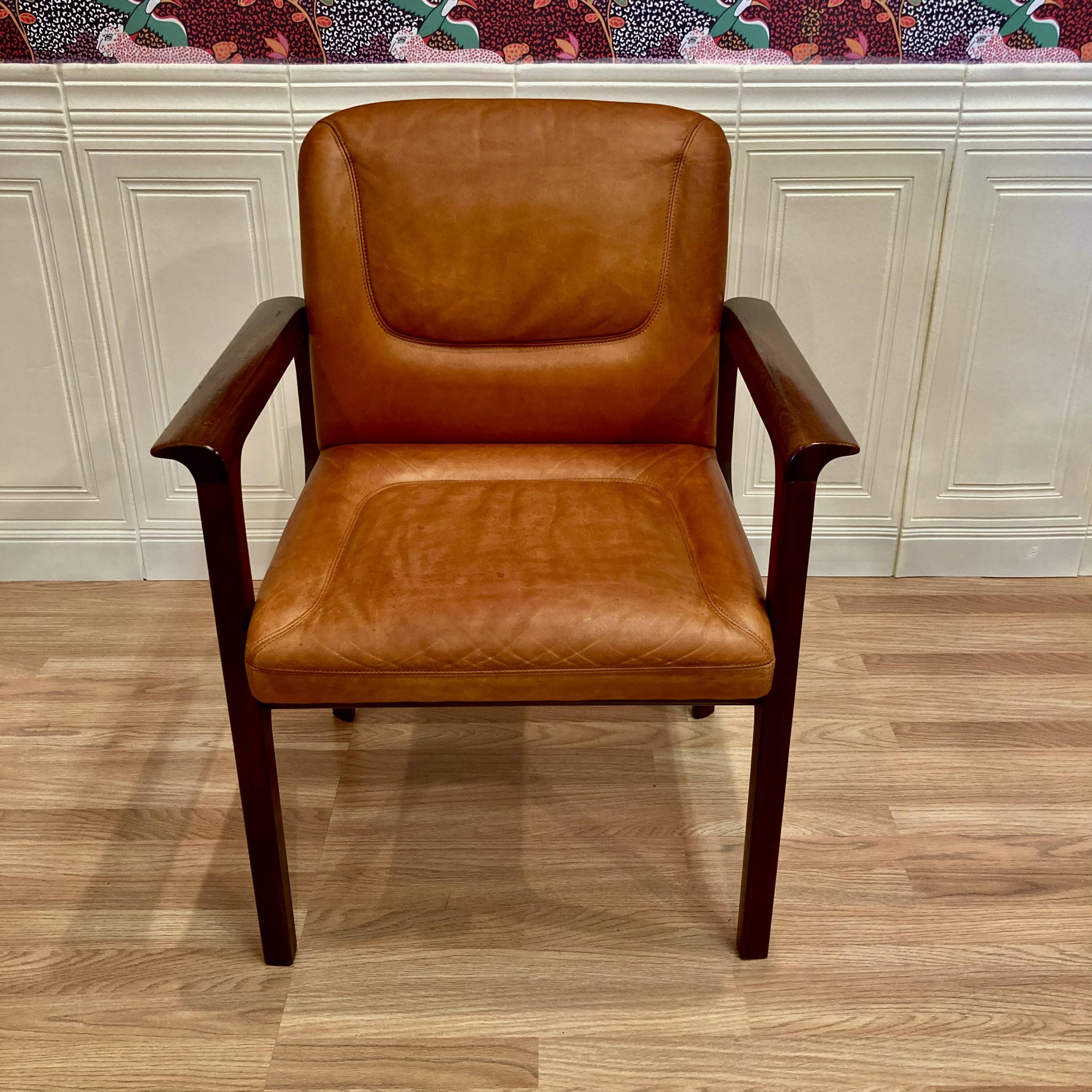 Leather armchair "1960 design".