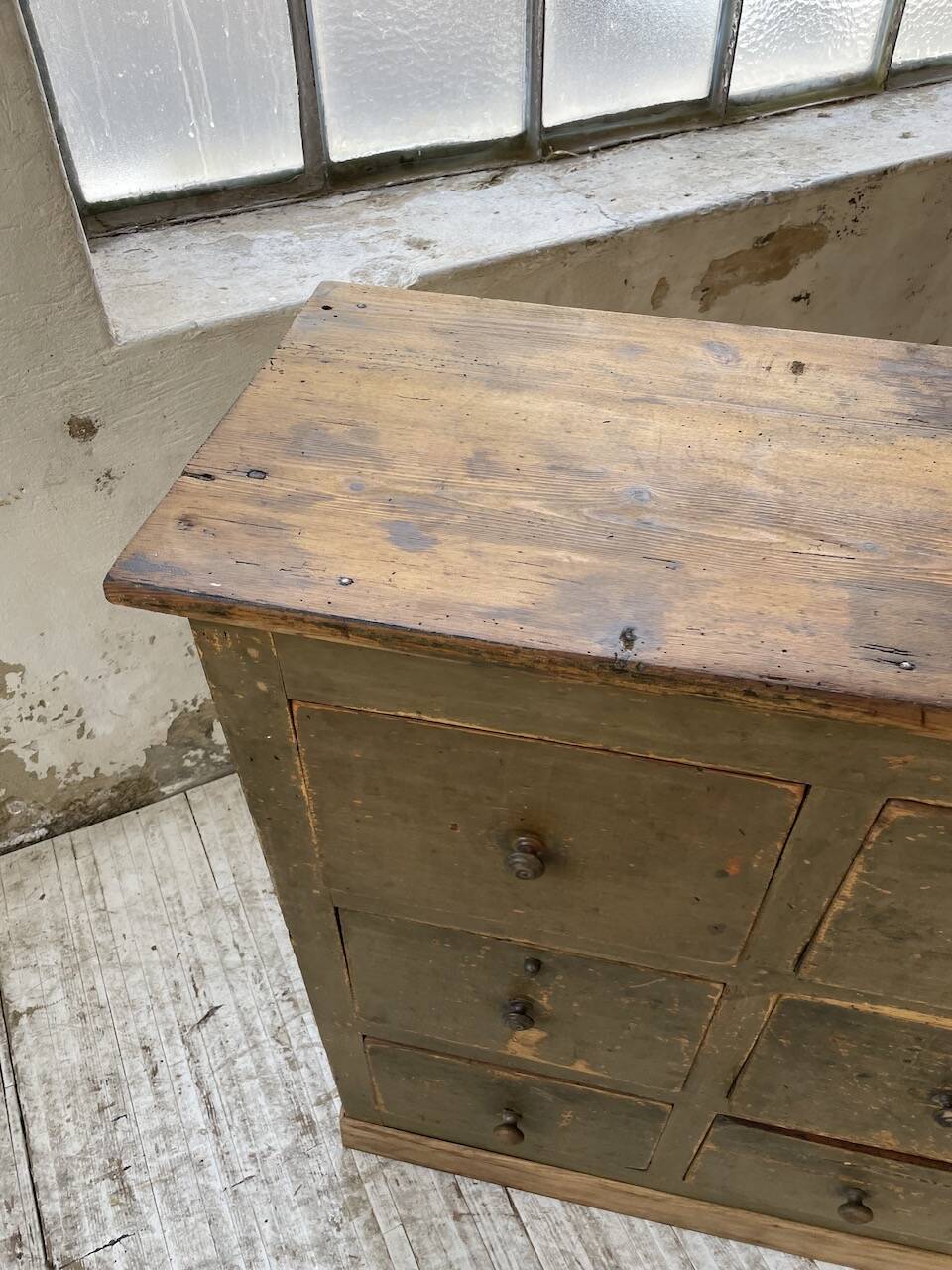 Green patina workshop furniture