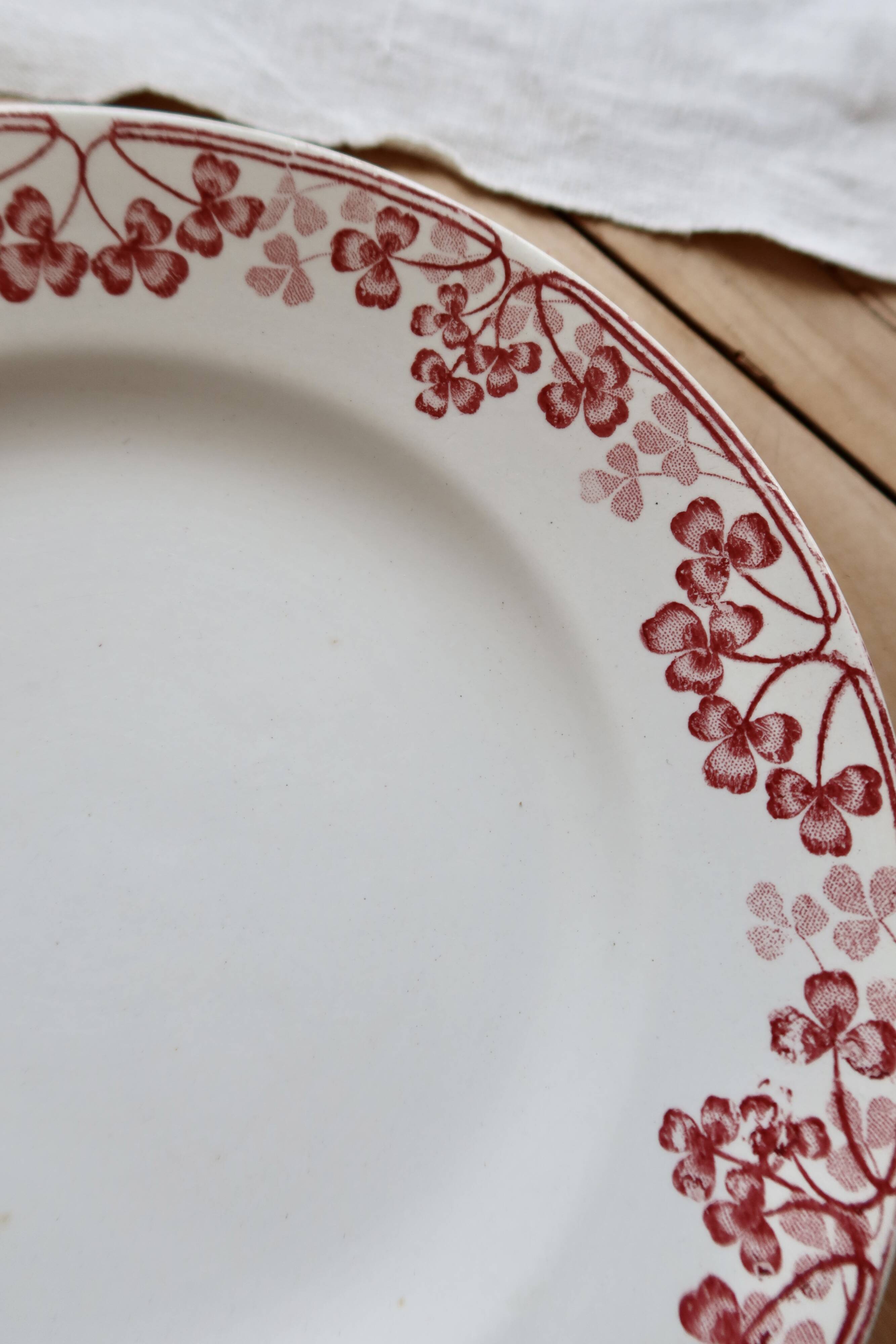 Dessert plate ironstone Sarreguemines U&C model Vichy red