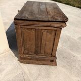 Renaissance oak chest