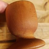 Coquetier en bois et cache-oeuf en paille