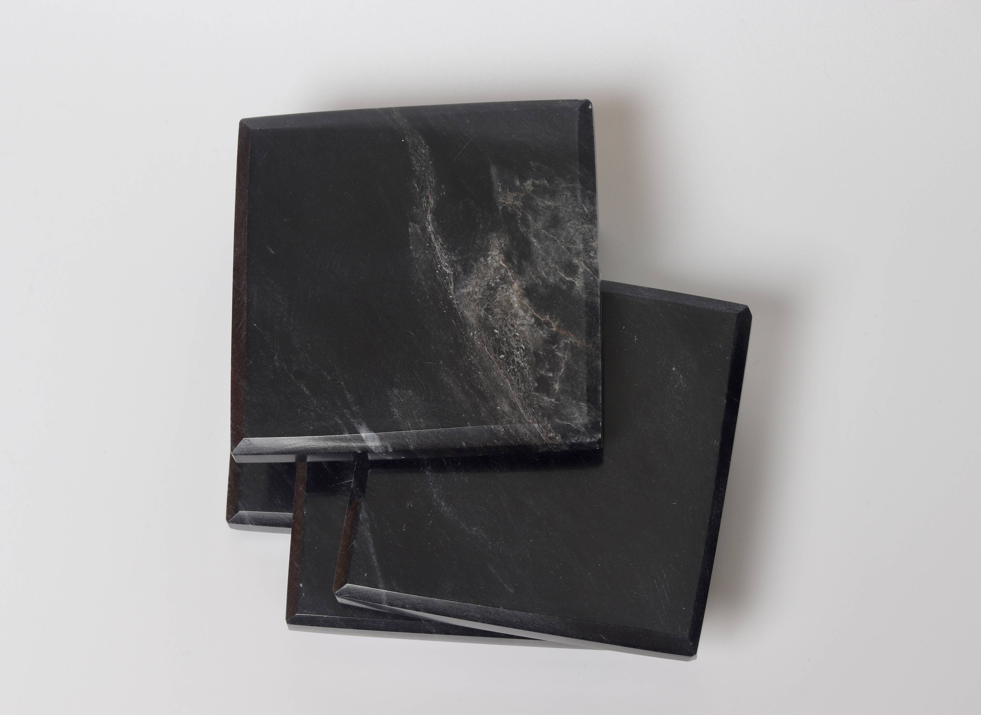 Madeji – Black square coasters in natural marble – set of 4