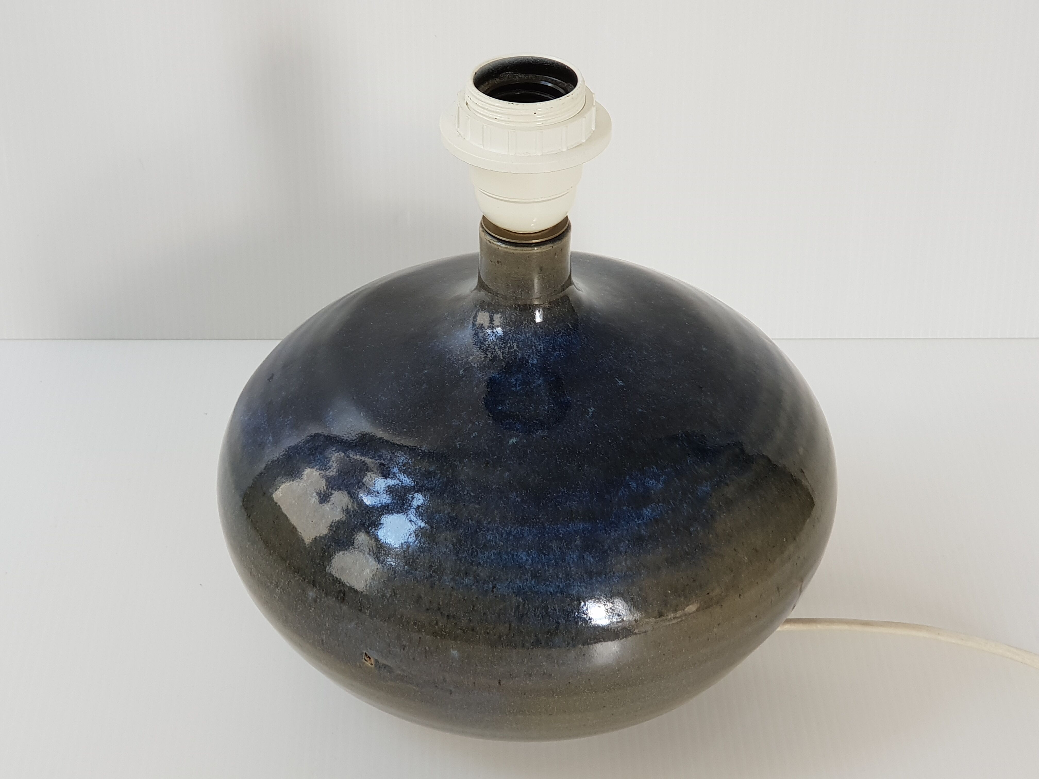 Vintage sandstone lamp foot