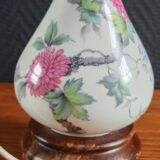 Porcelain table lamp with floral decoration