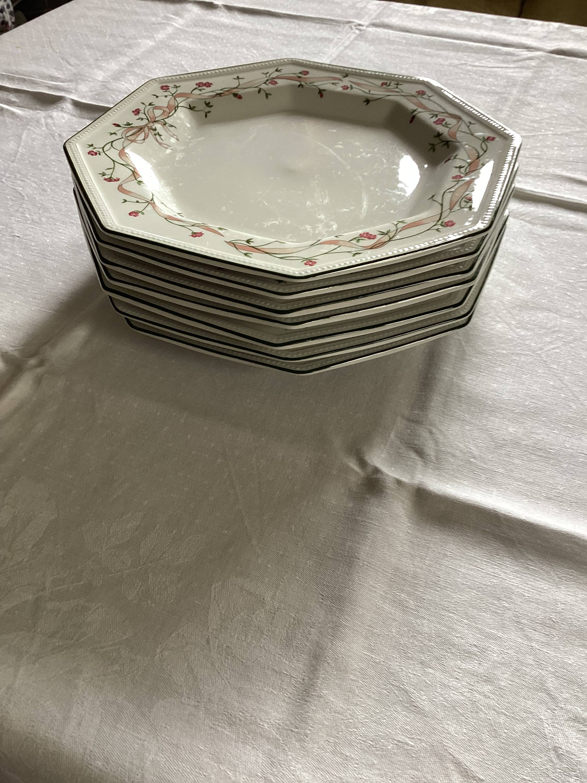 6 Johnson Brothers plates