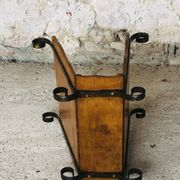Porte revues vintage en bois et fer forgé circa 1950s