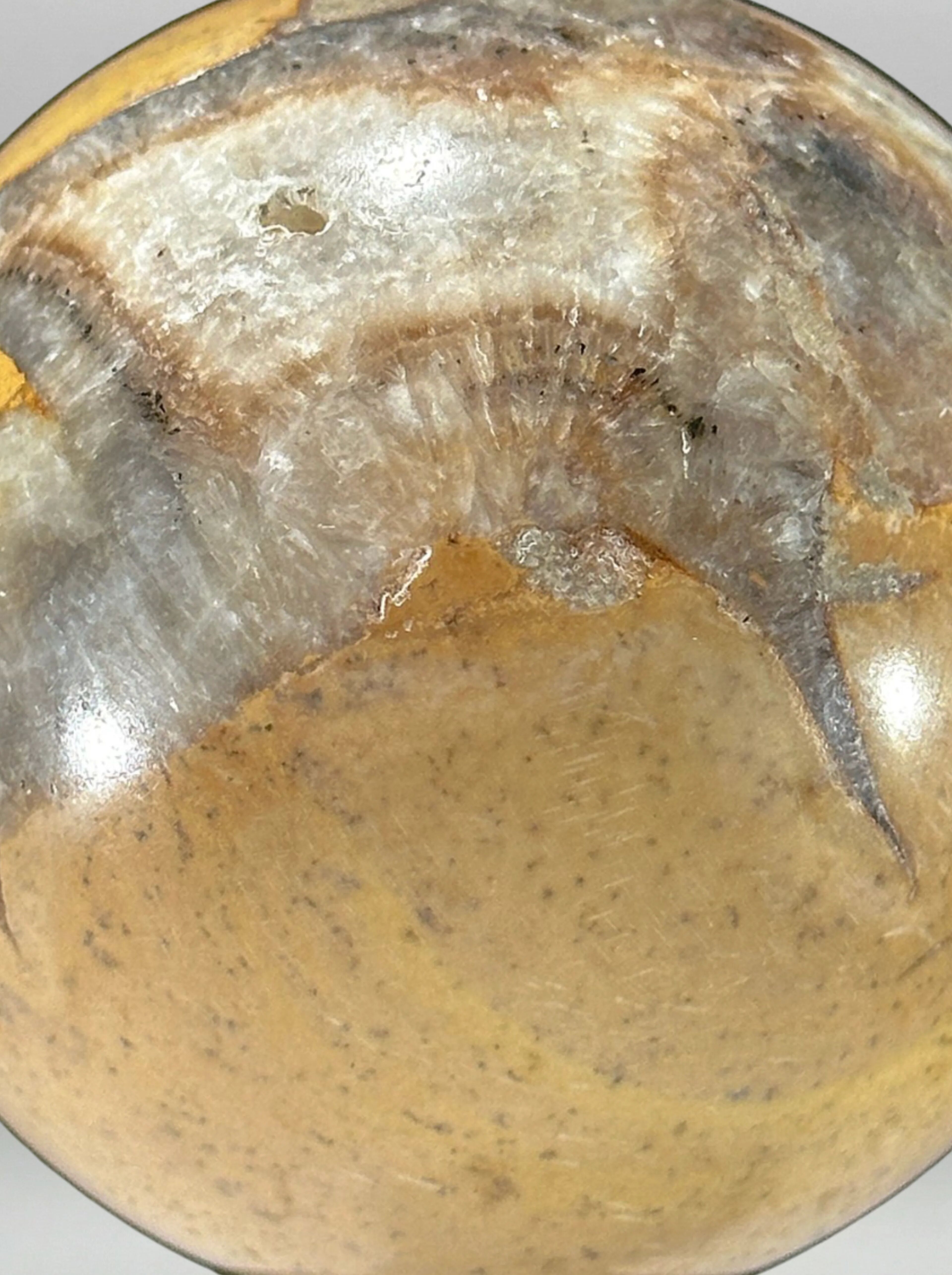 Pair of polished Maligano jasper spheres on bases – Mineral composition