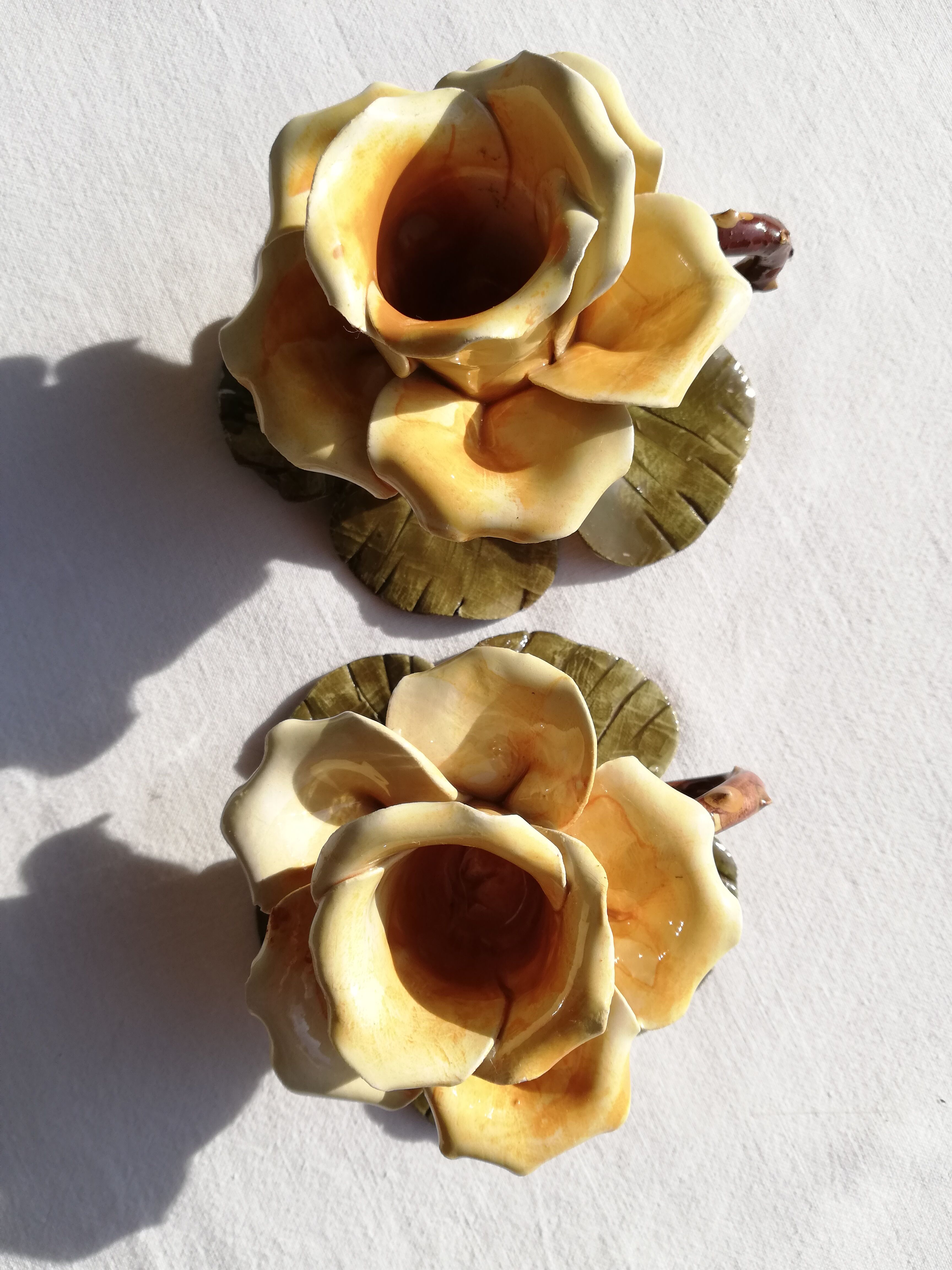 Pair candlesticks dabbling