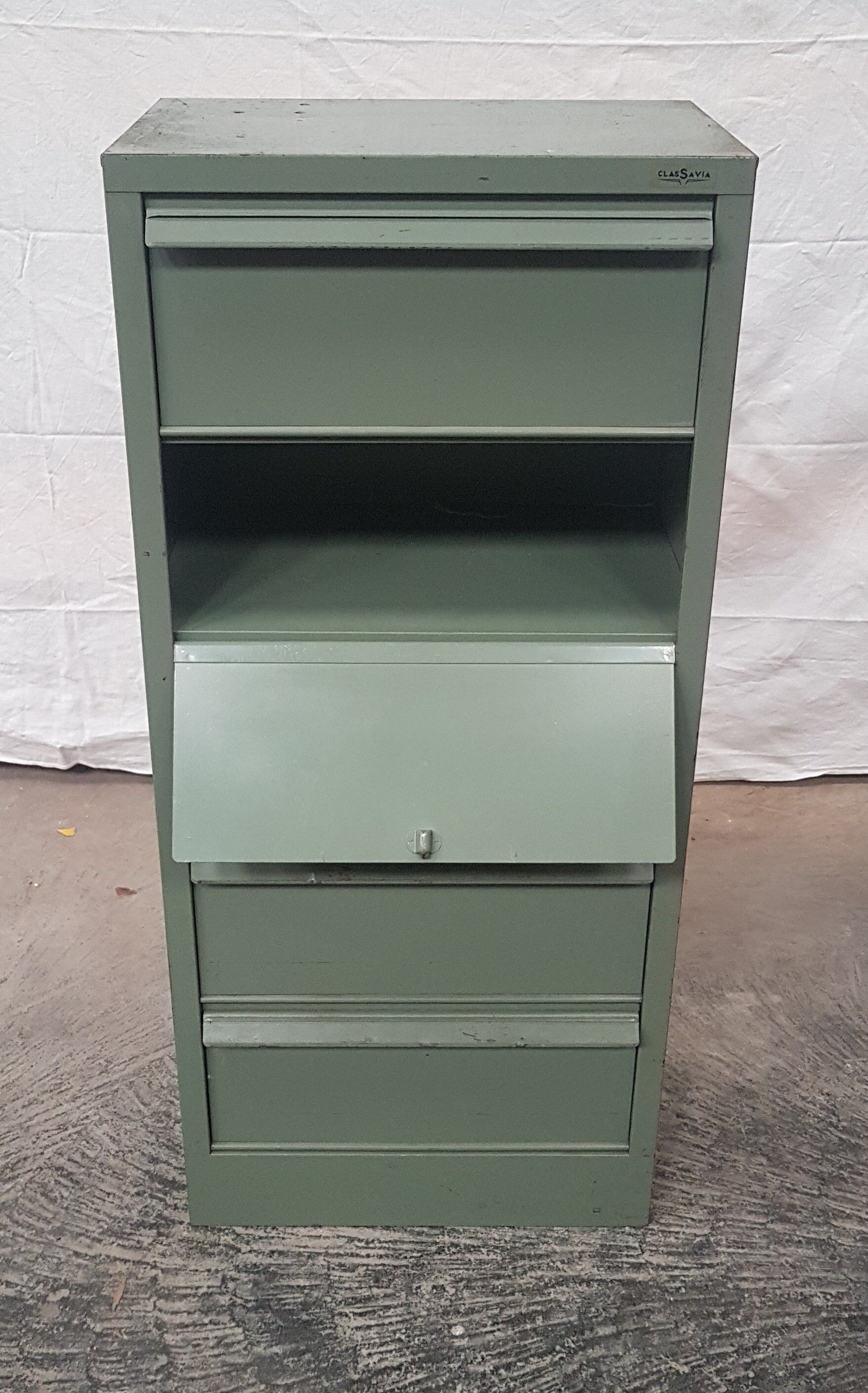 Clasavia green clasp cabinet 5 lockers