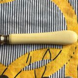 Set of 12 horn-handled knives