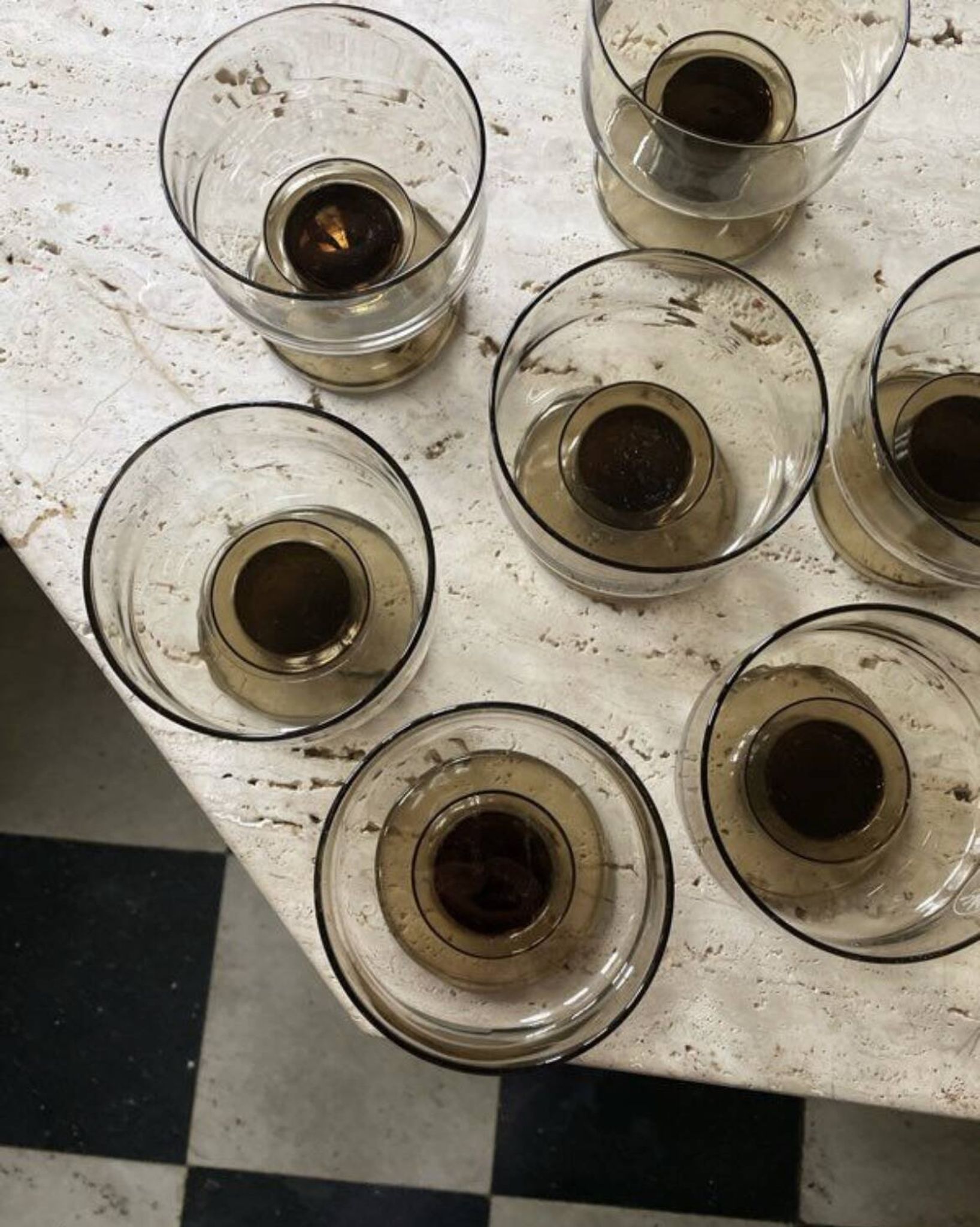 7 stemmed glasses, smoked glass, Mobil