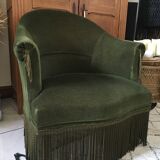 Green toad armchair