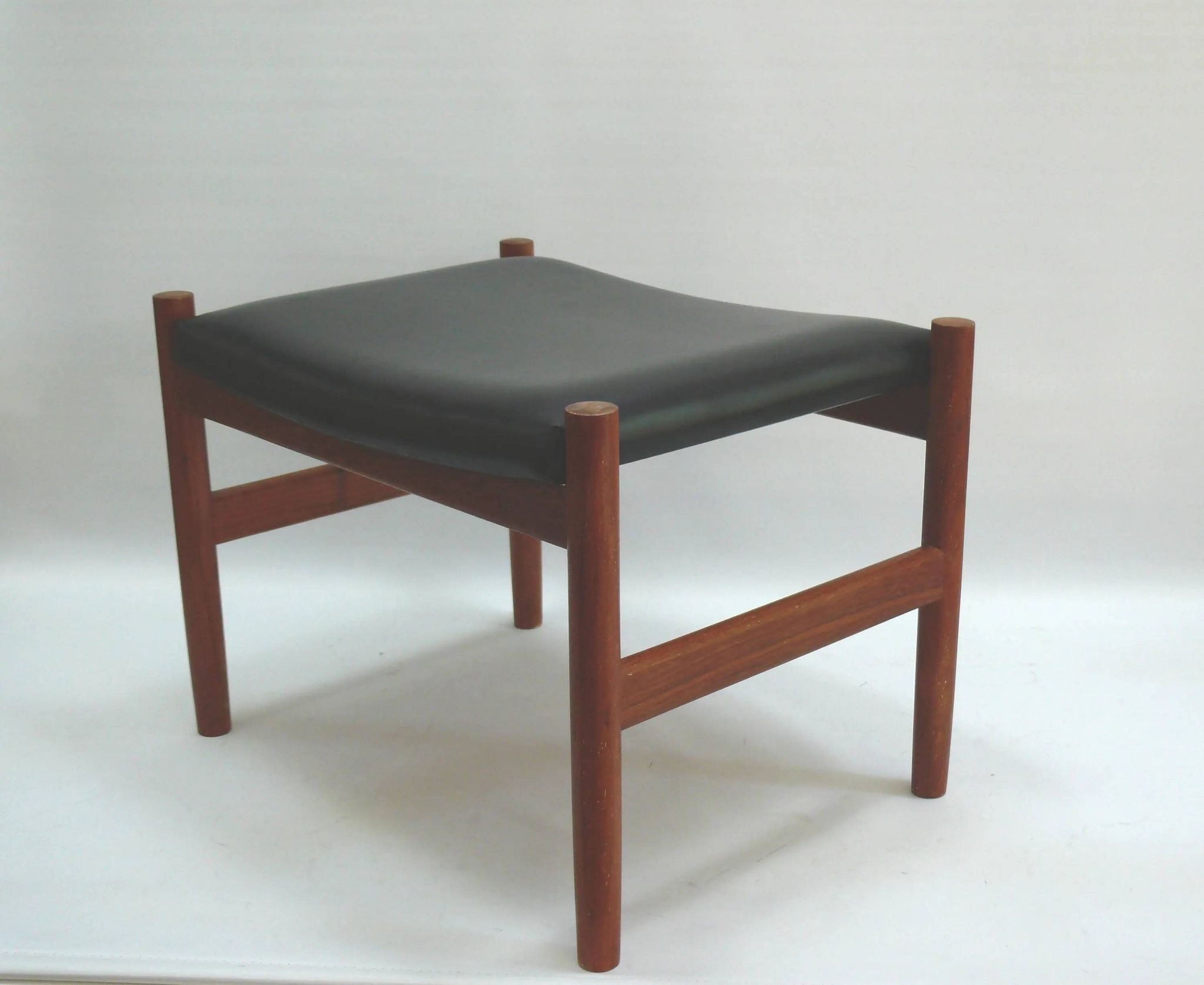 Ottoman - tabouret, teck - simili cuir, Spottrup Danemark - années 1960