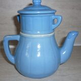 Individual coffee maker with bright blue filter