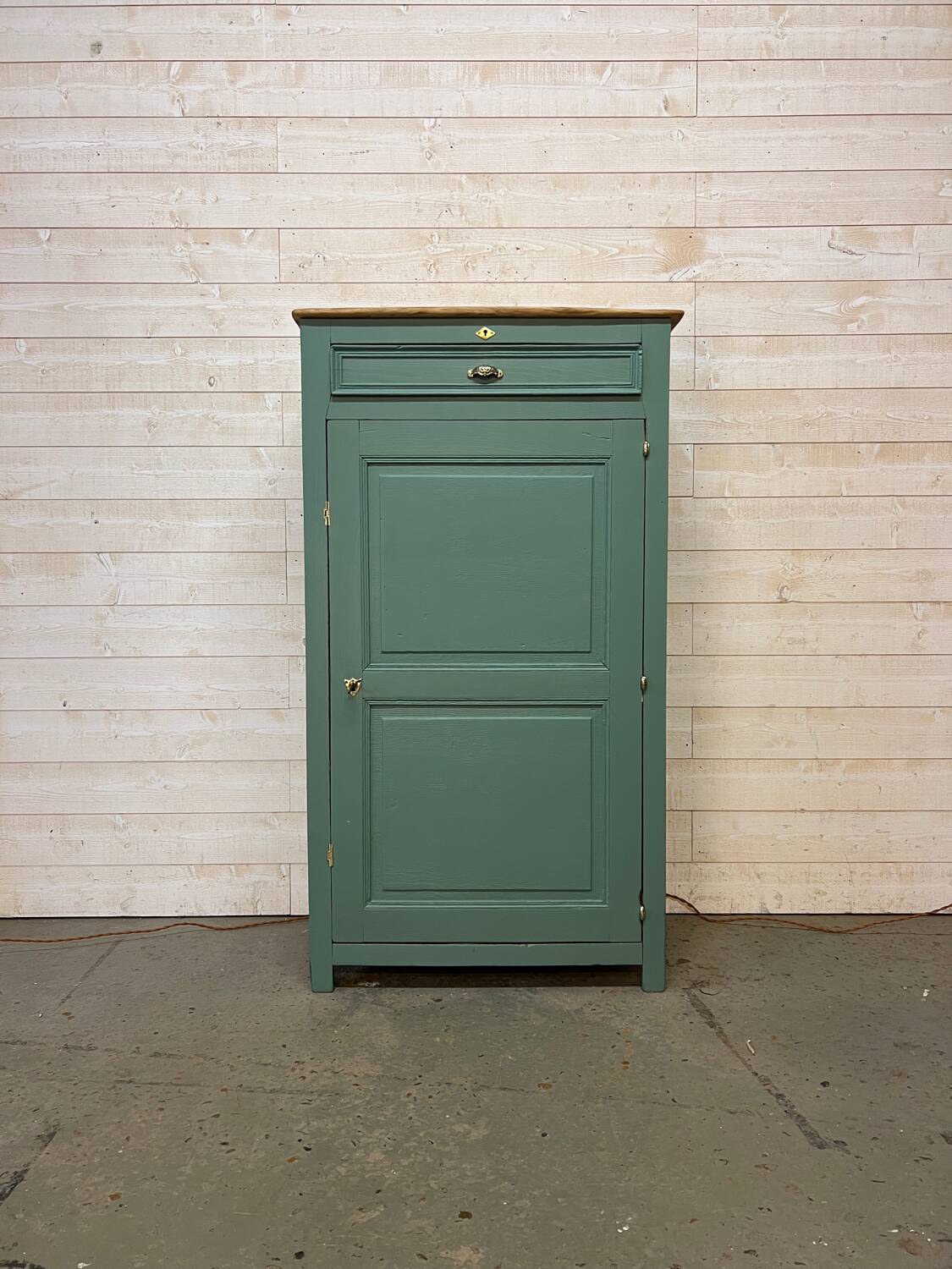 One-door buffet