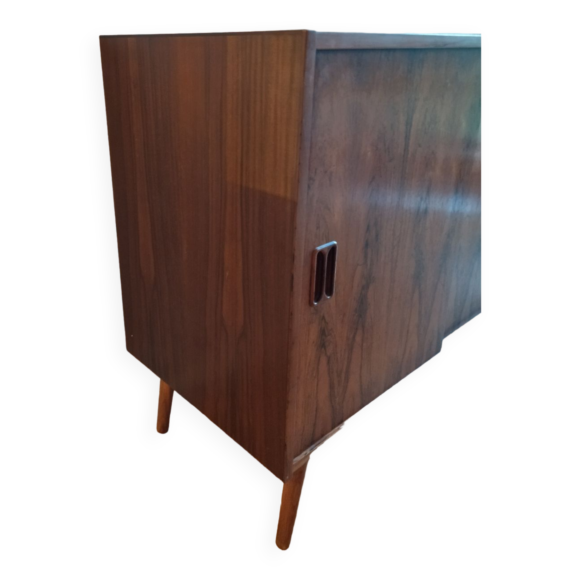 Rosewood chest of drawers