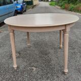 White lacquered table Louis XVI style