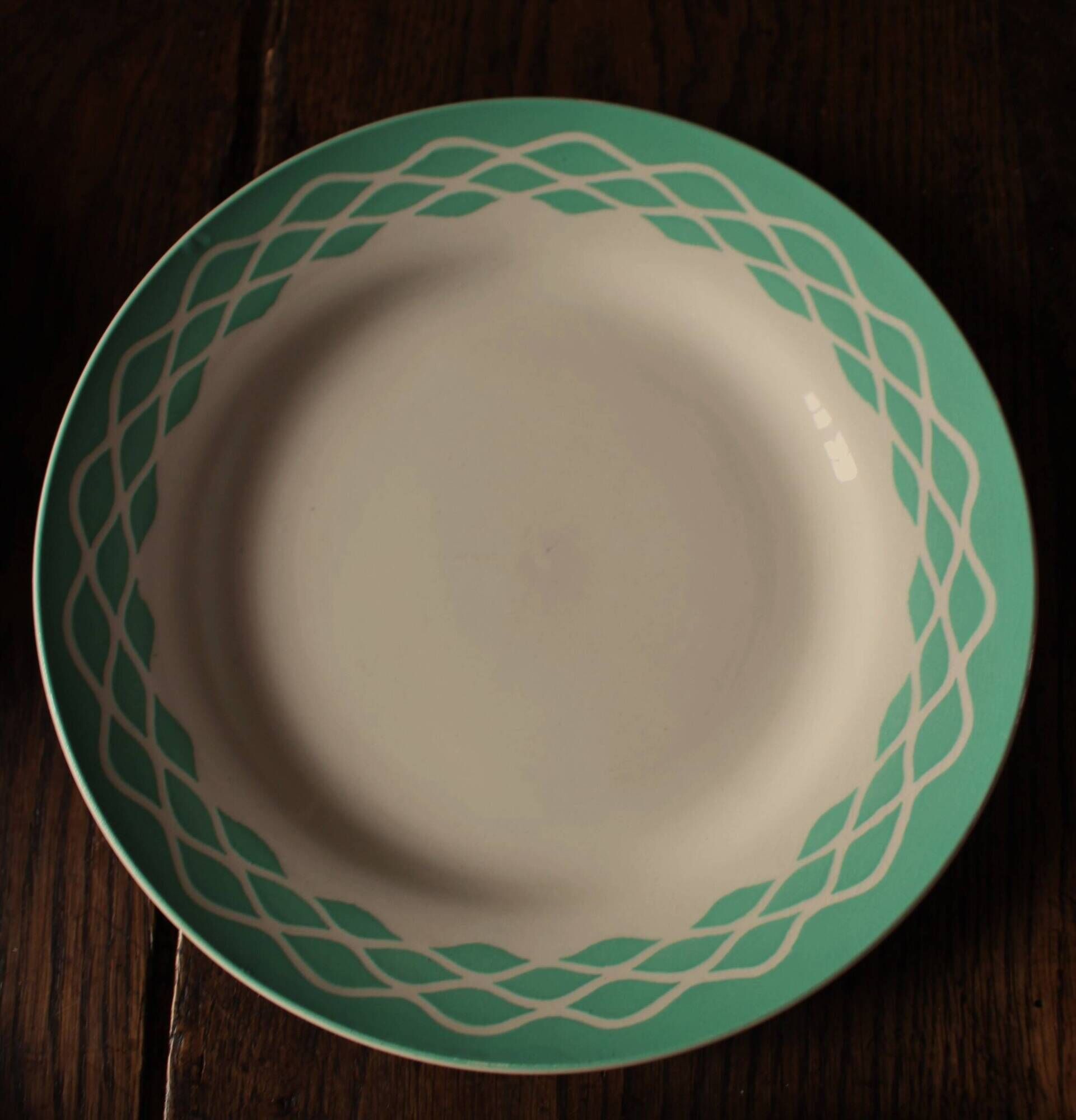 Set of 6 mismatched Art Deco red green yellow dinner plates Digoin