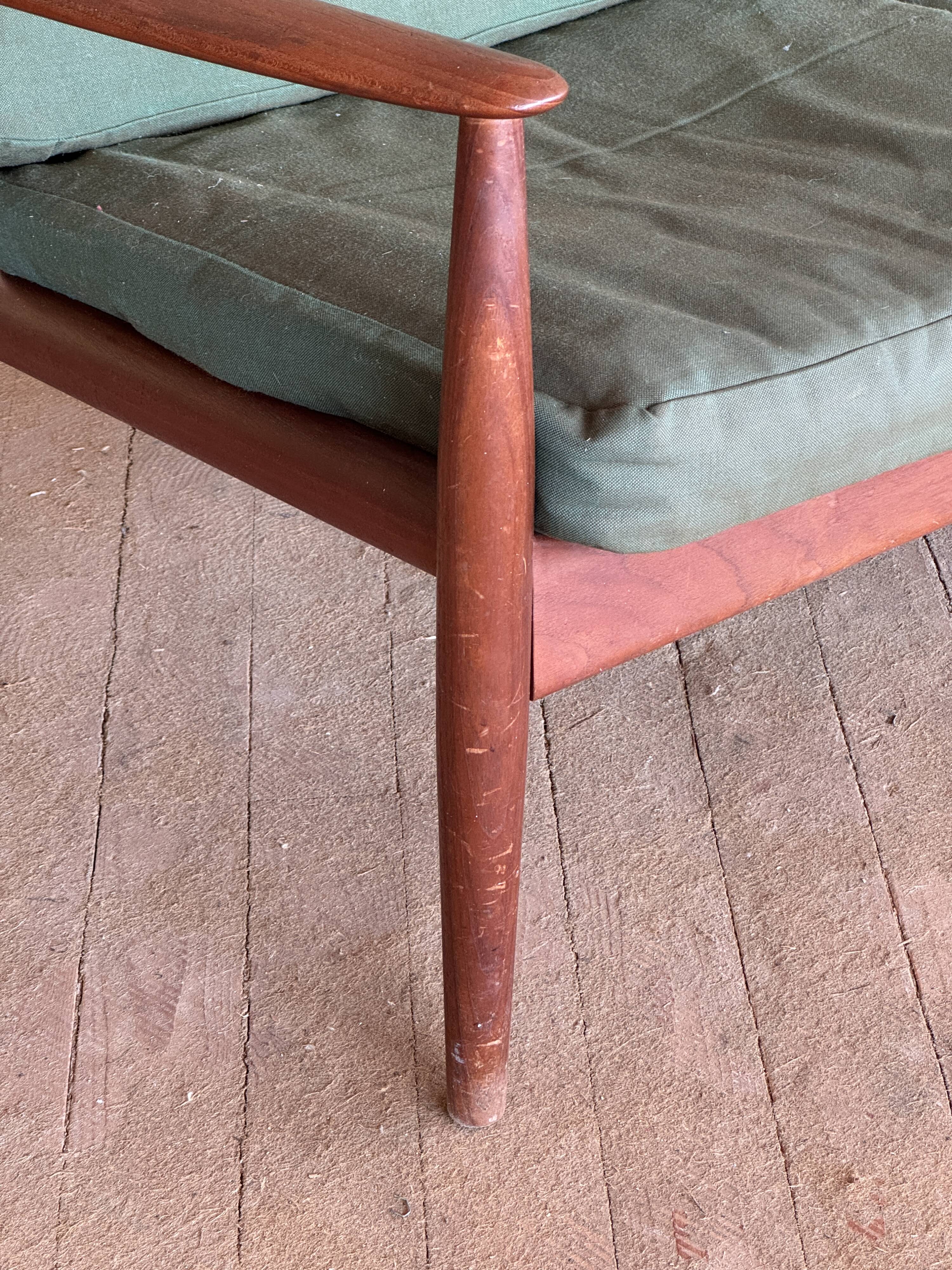 Canapé scandinave par Grete Jalk pour France & Son circa 1960