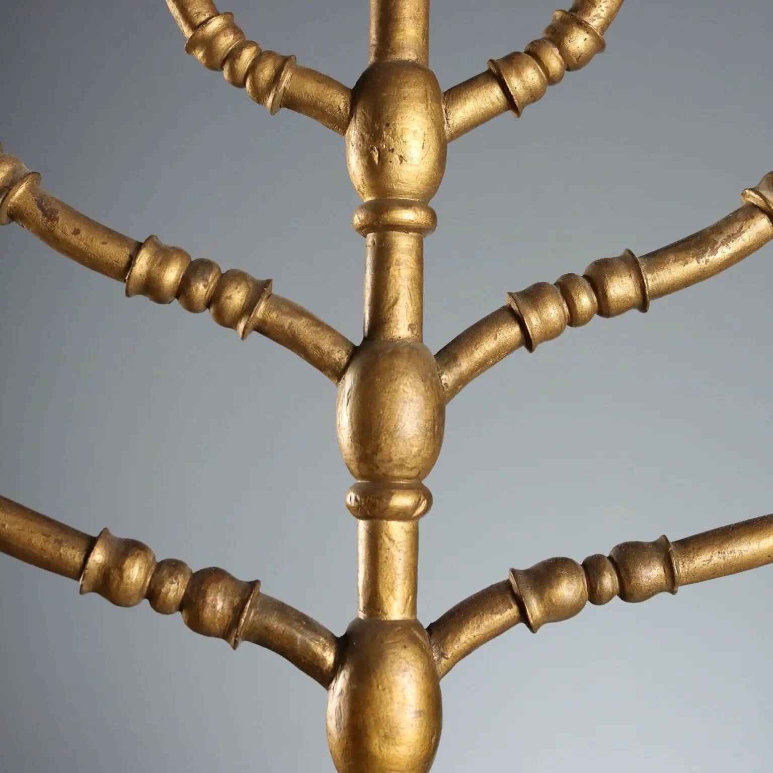 Antique gilded wooden candelabrum with 7 arms, 19th-20th century.