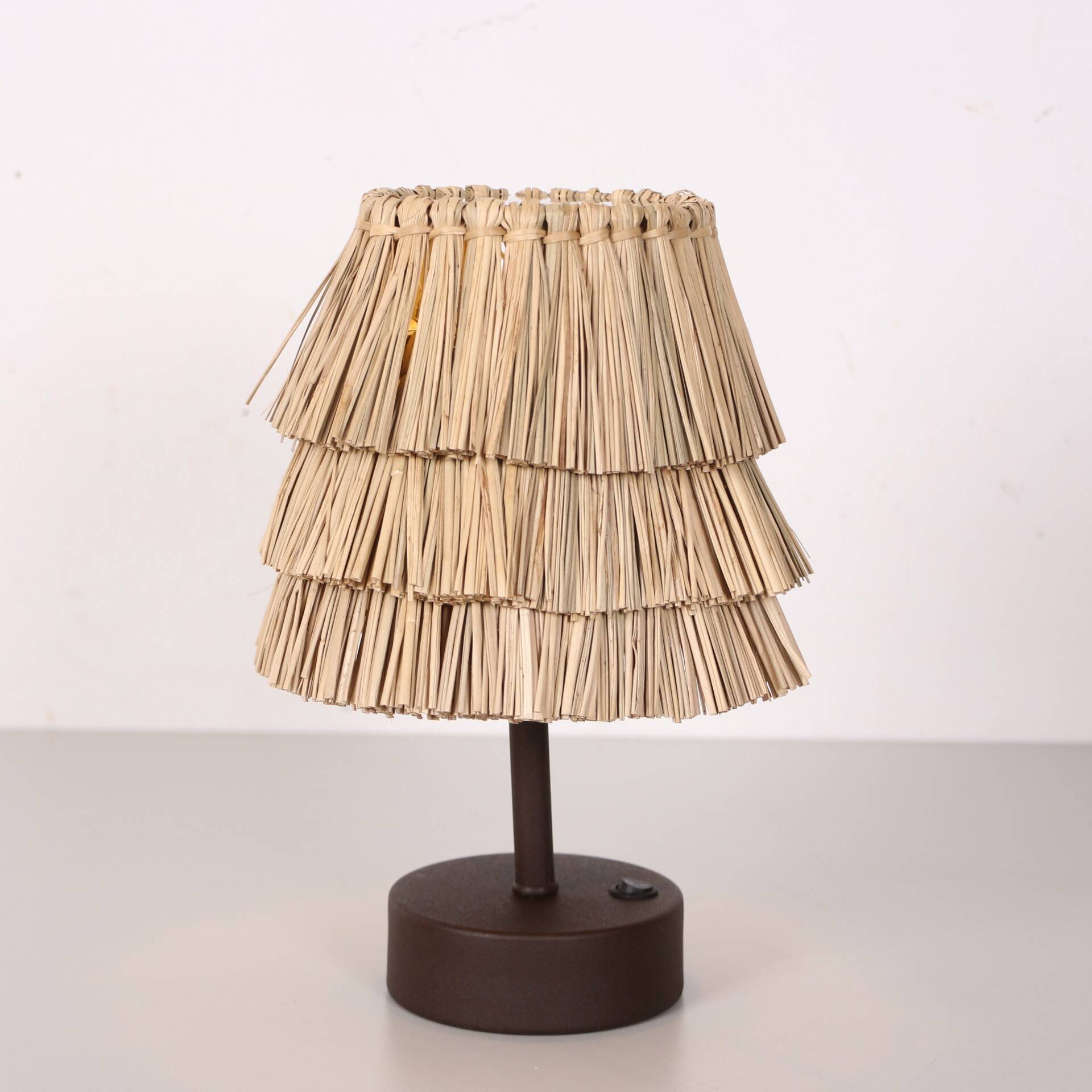 Natural Sea Grass Solar-Powered Table Lamp 27x20cm. Dark Coffee Base
