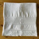Drap en lin brodé