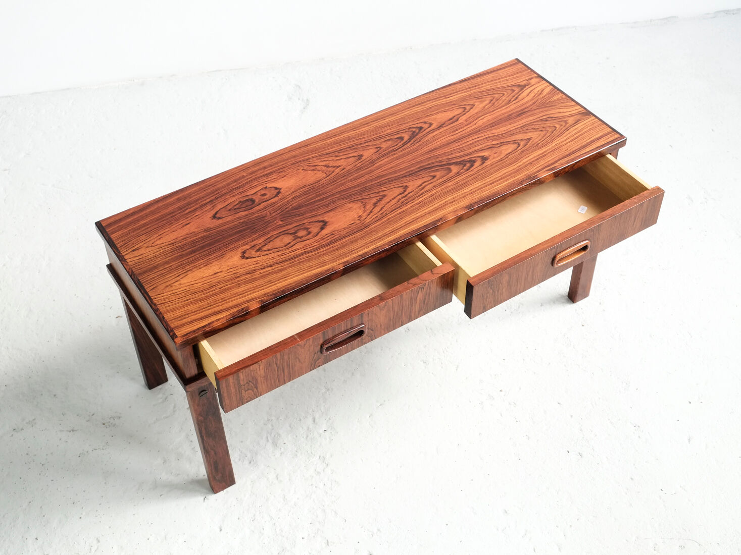 low Danish chest of 2 drawers in rosewood