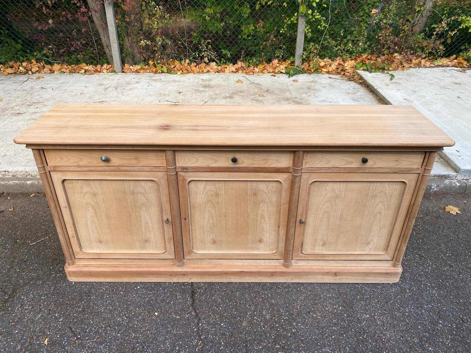Buffet impérial rénové en bois du 20ème 190cm