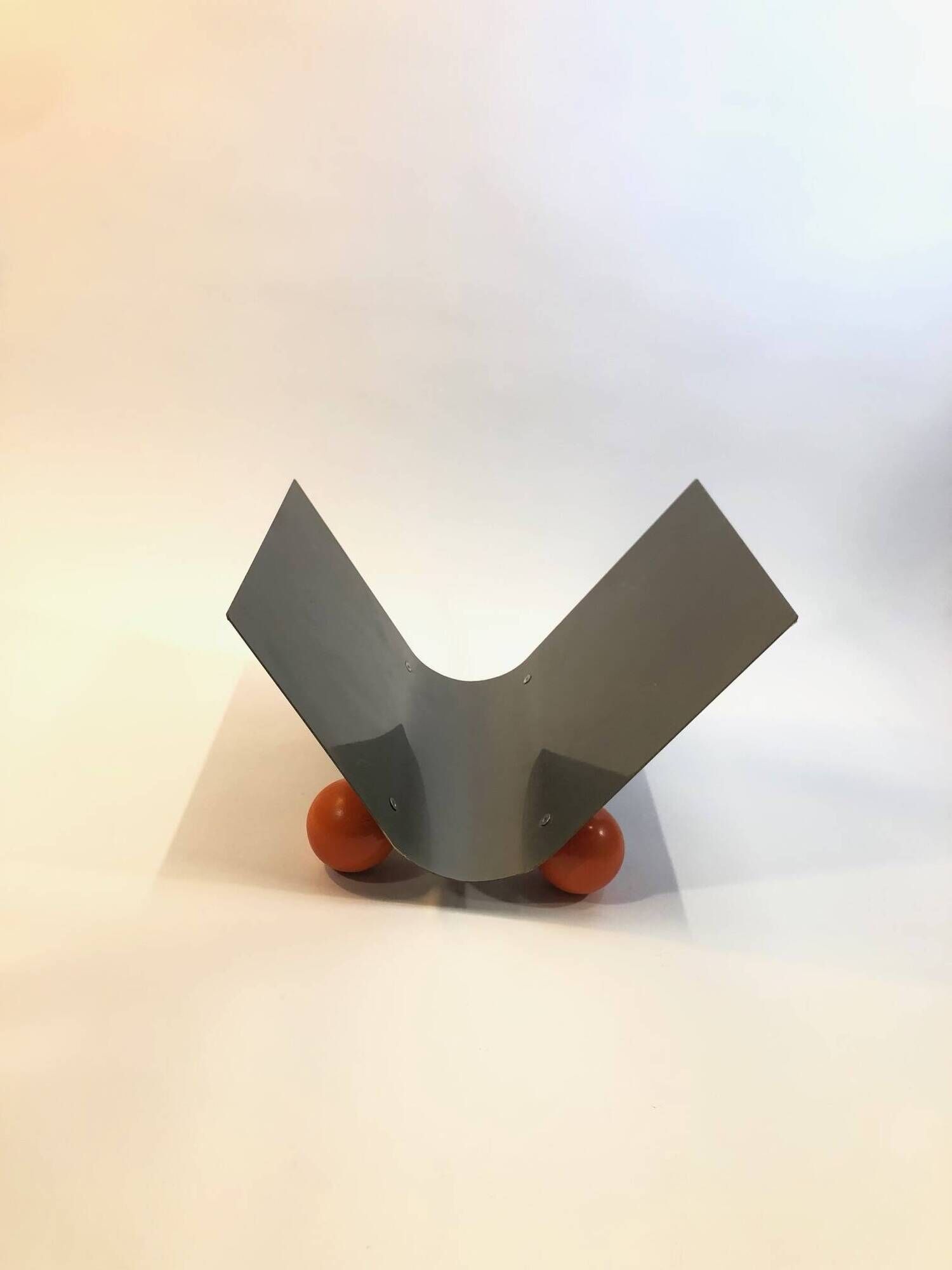 1980 metal and wood magazine holder