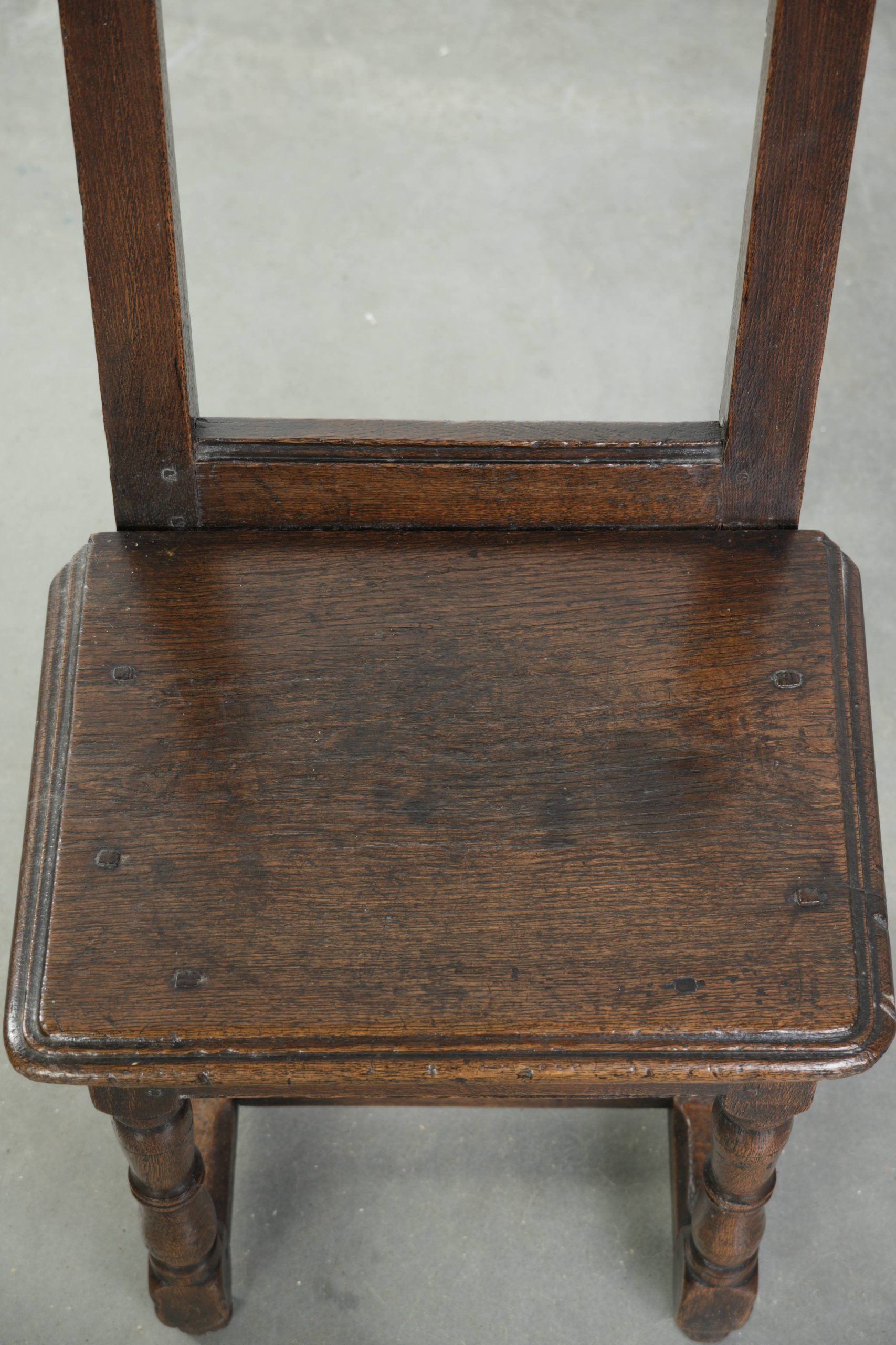 Chaise antique lorraine du XVIIIe siècle en chêne