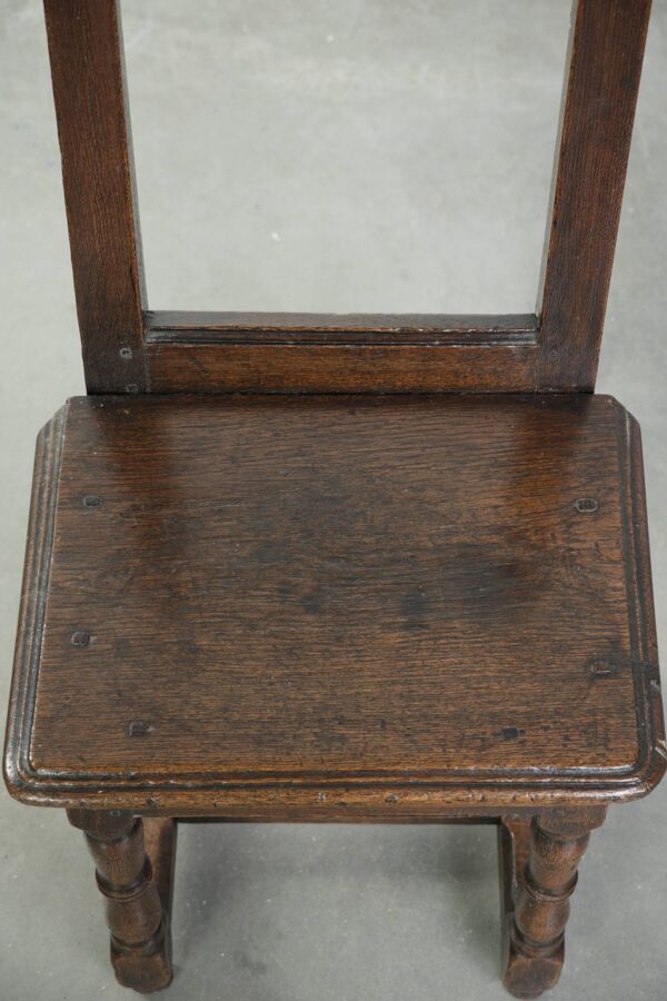 Chaise antique lorraine du XVIIIe siècle en chêne