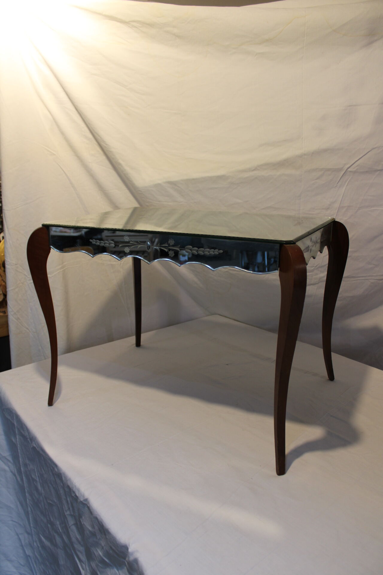 Mirrors coffee table