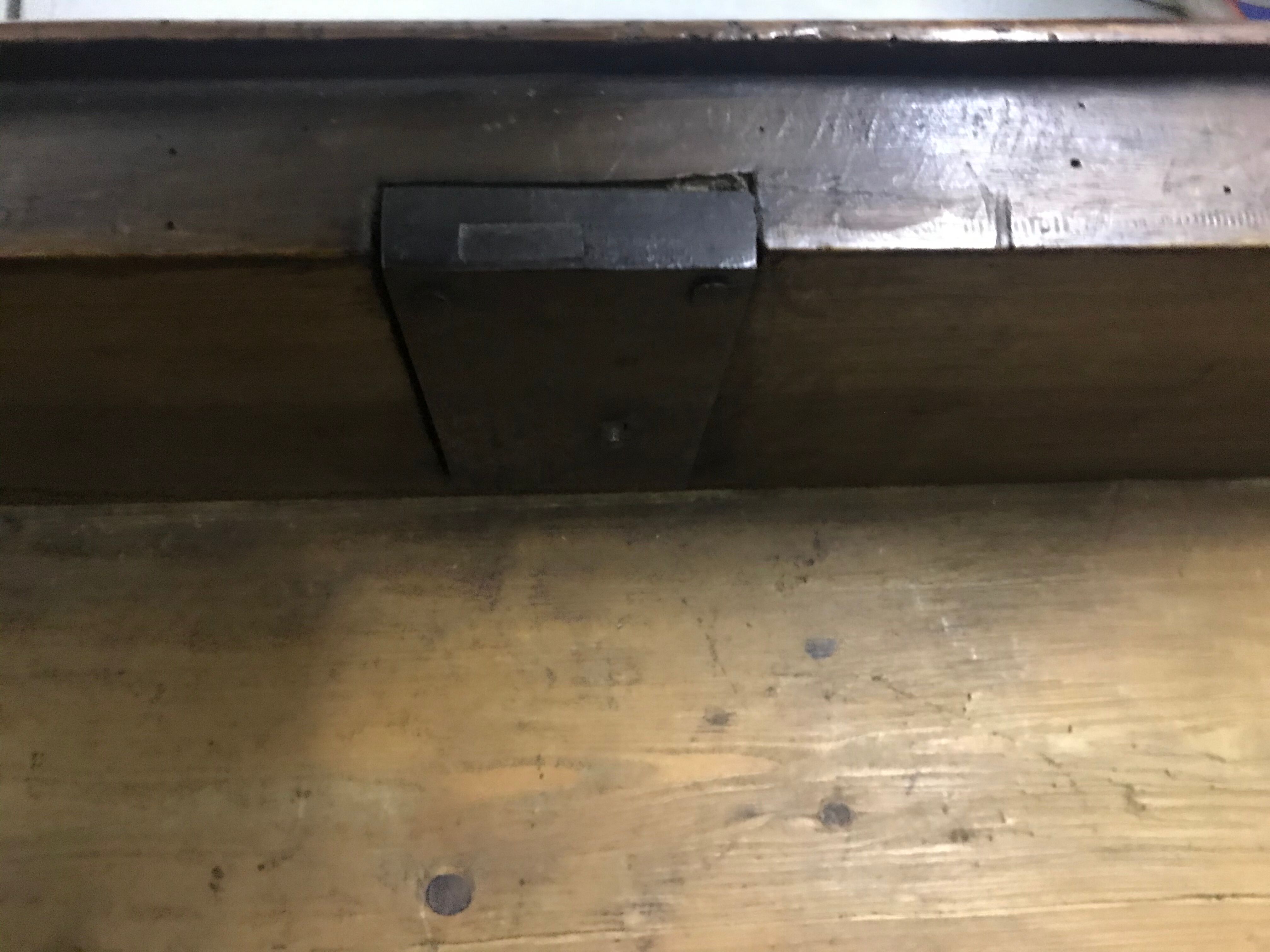 Dresser period Louis XIV walnut