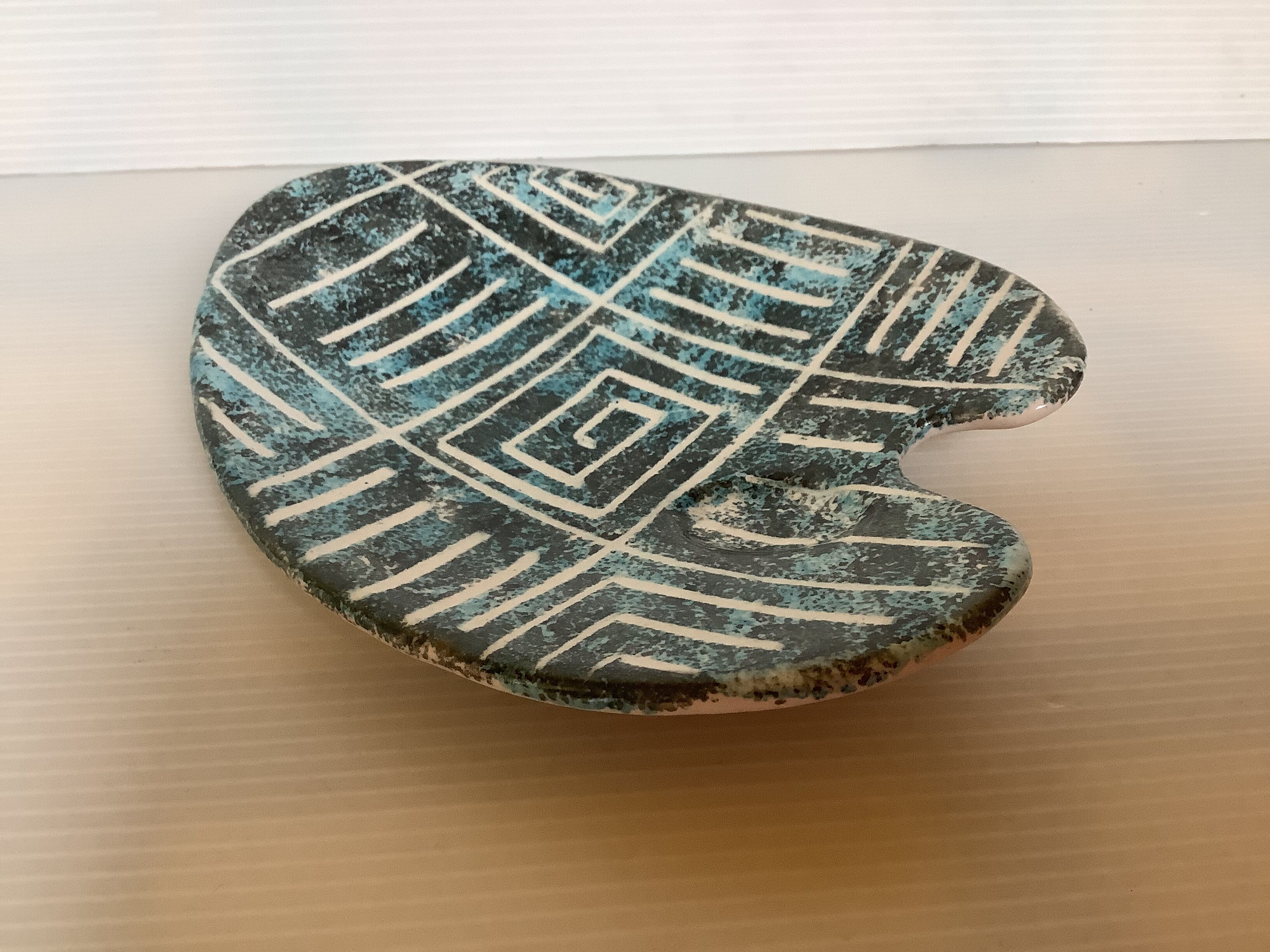 Empty pocket painter's palette geometric patterns