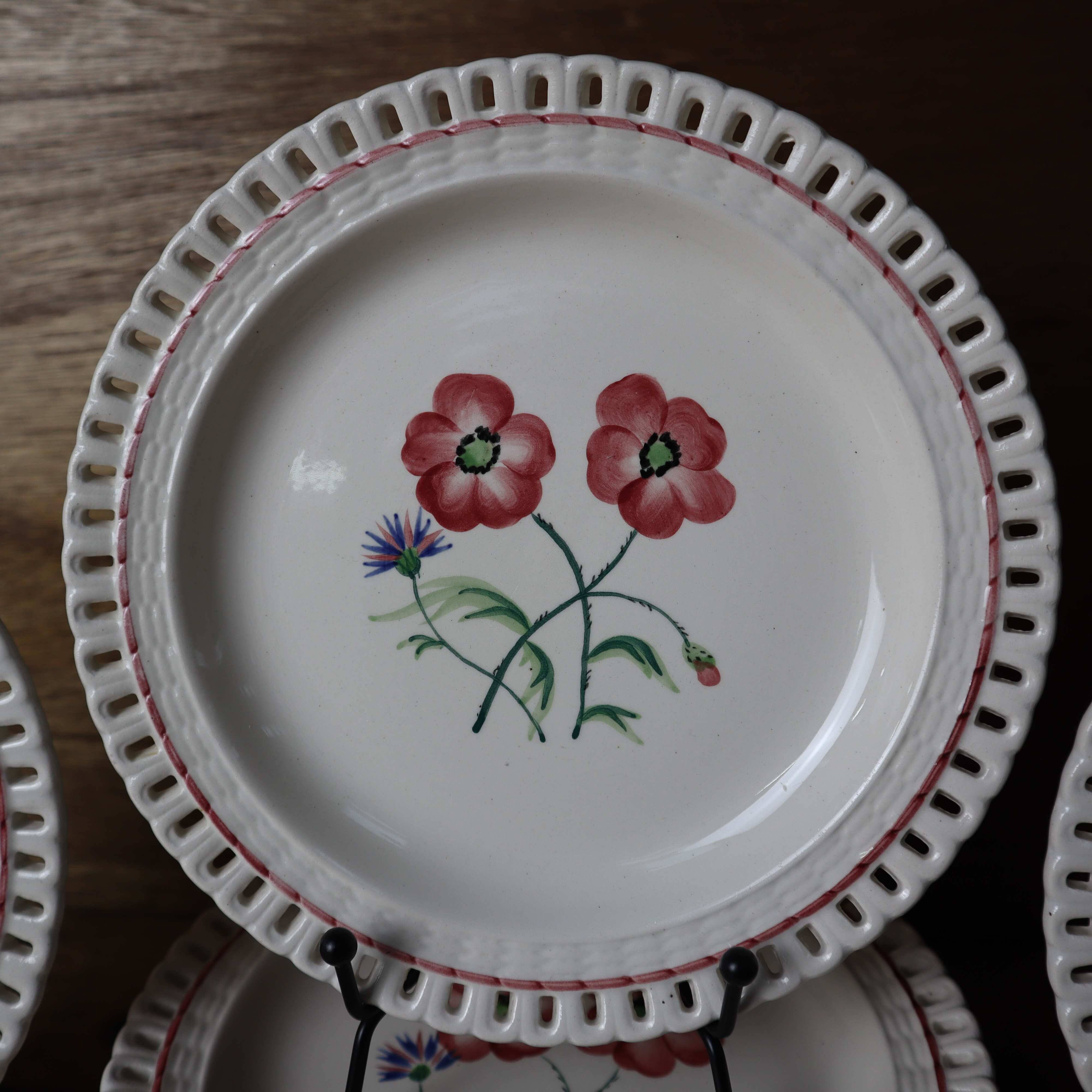 Set of 10 half-porcelain Lunéville dessert plates