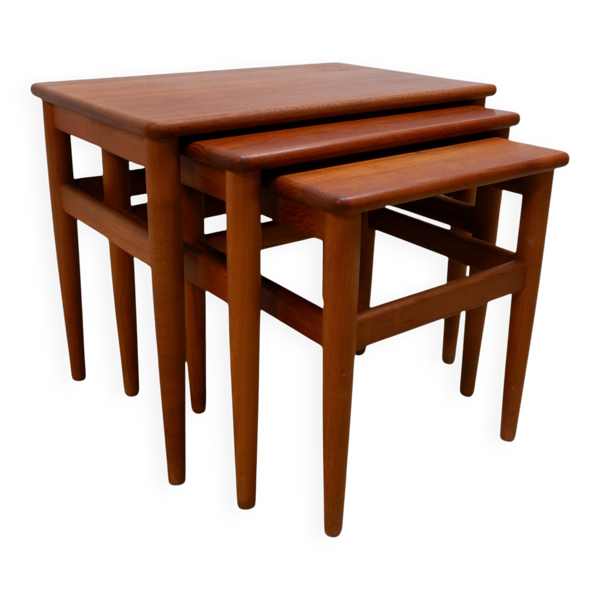 Ensemble de 3 tables d'appoint, danoise des années 1960.