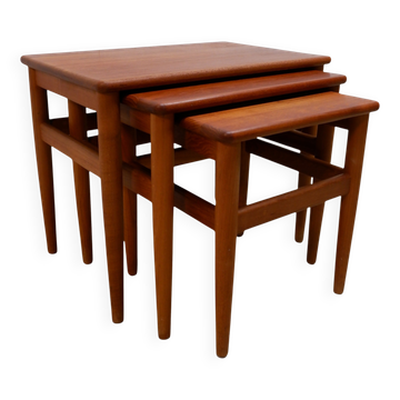 Ensemble de 3 tables d'appoint, danoise des années 1960.