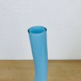 Vase en verre bleu
