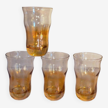 Quatre verres de verrier en verre soufflé miel irisés