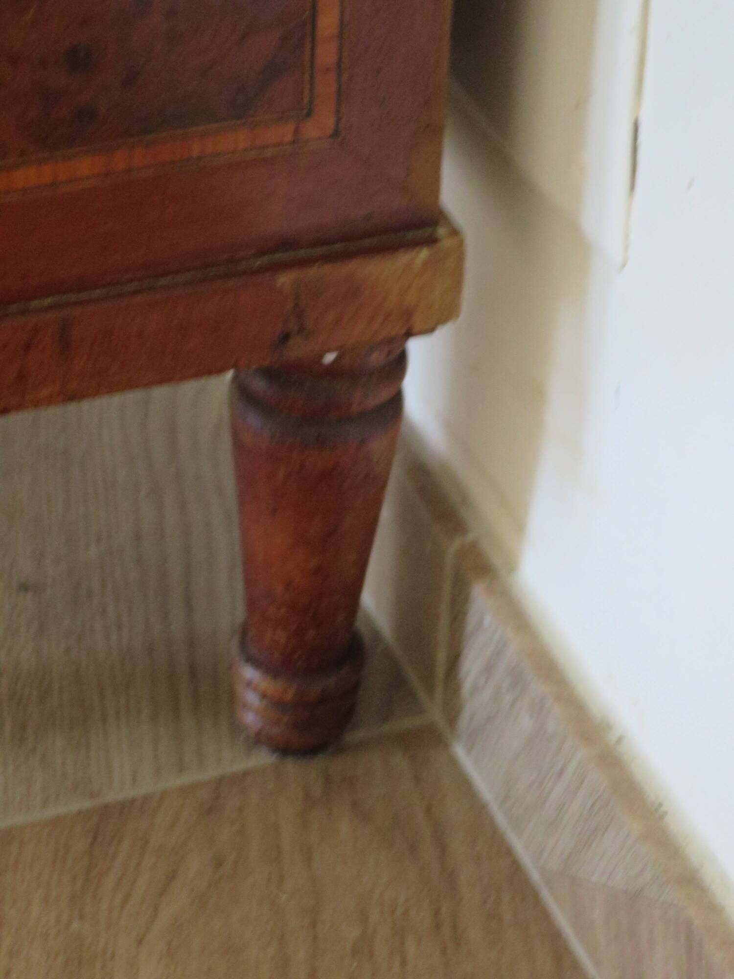 Small chest of drawers - Half-moon table - Louis XVI style - Elm burr veneer - Pla