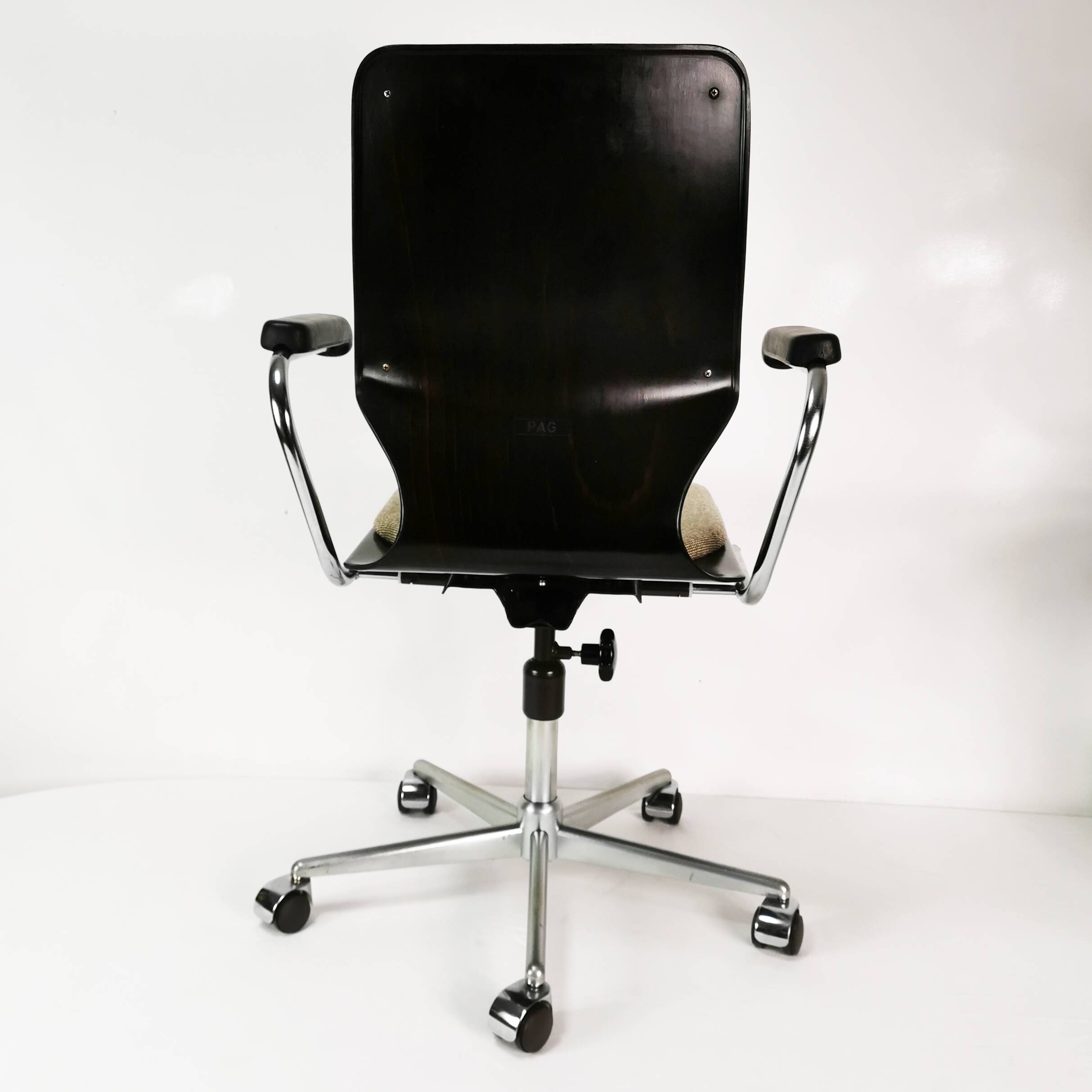 Modernist office chair, Bund-Pagholz, Germany, 1970s.