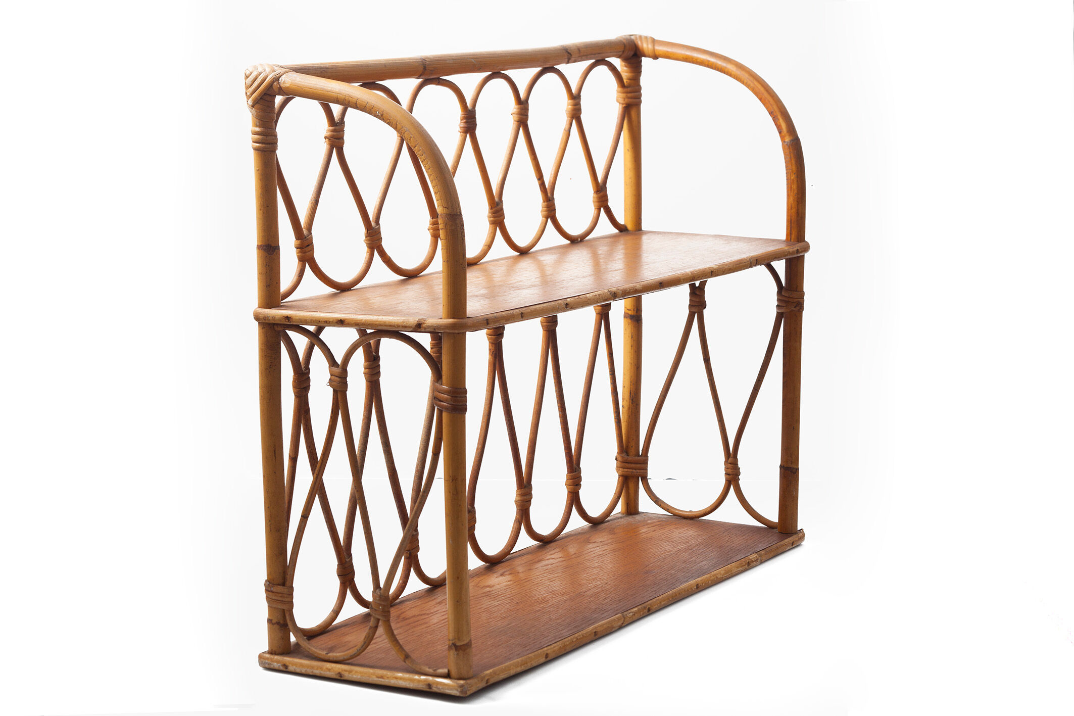 50/60 vintage rattan and wicker shelf