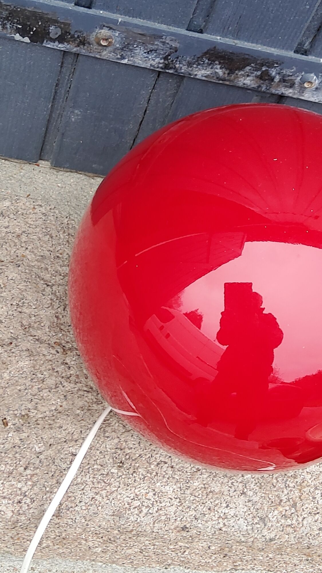 Wofi Leuchten red glass ball lamp from the 90s