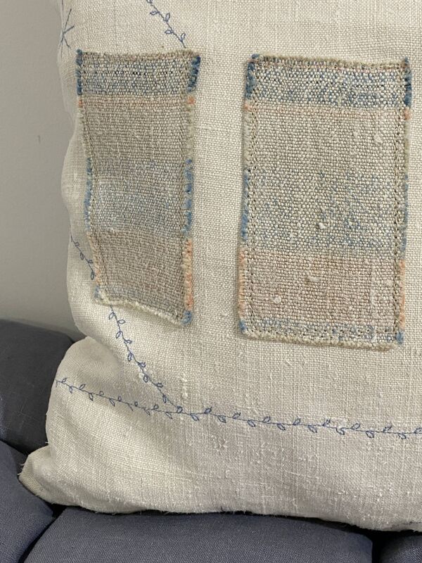 Coussin en toile toile ancienne style Kilim