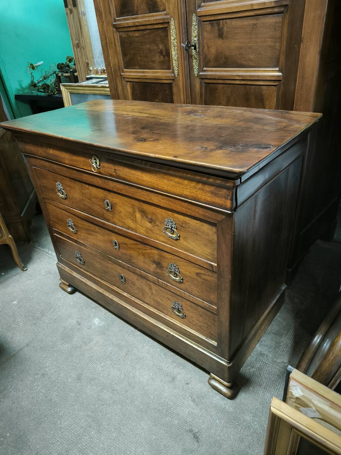 Louis Philippe period chest of drawers in solid walnut